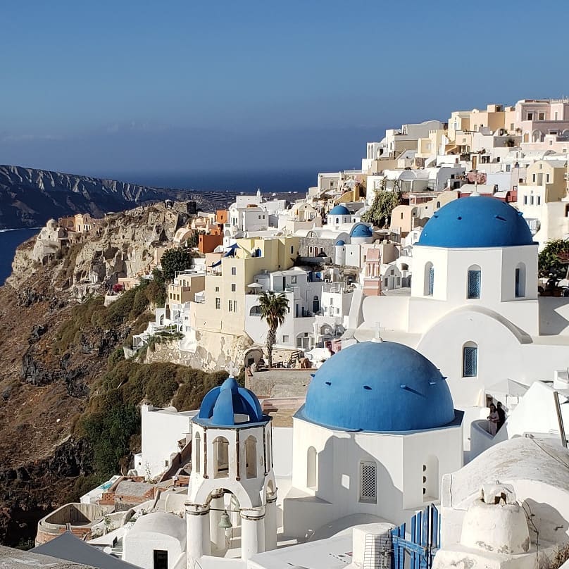 Greece_Santorini_Oia_blue domes_2019